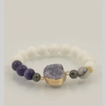 Гривна с друза от опал