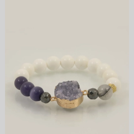 Гривна с друза от опал