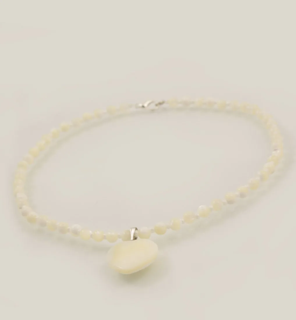 6-3-1.webp Детско колие от седеф - Image 1