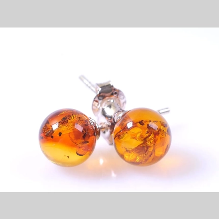 Обеци от кехлибар