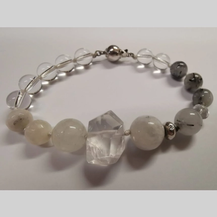 Гривна от лунен камък и турмалинов кварц