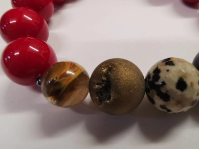 Гривна от перла майорка и яспис - Image 2