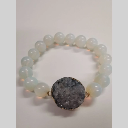 Гривна с друза и лунен камък