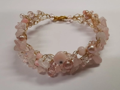 Плетена гривна от розов опал