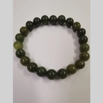 Гривна от естествен нефрит