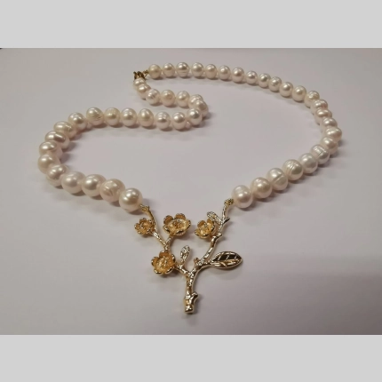 Колие от речни перли "Цвете"