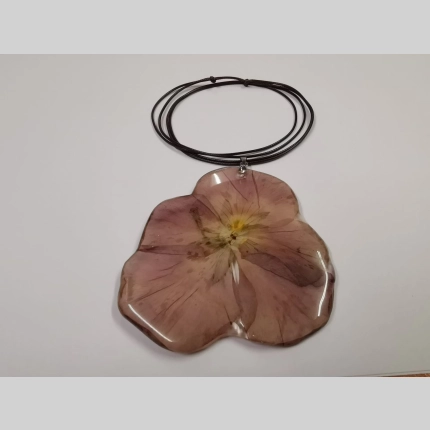 Колие "Кафява Теменужка"