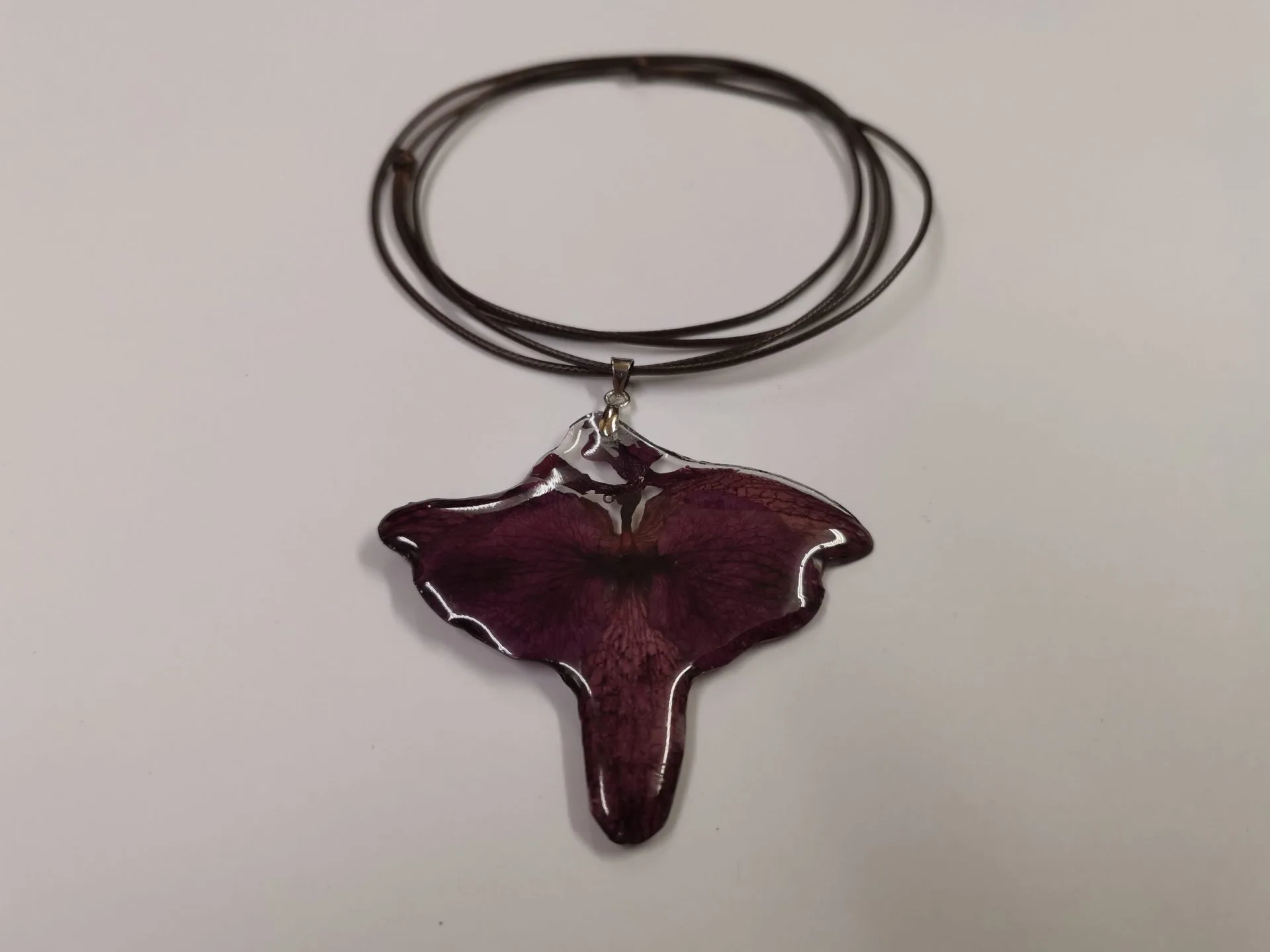 IMG_20210407_104838-scaled-1.webp Колие "Тъмна Орхидея" - Image 1