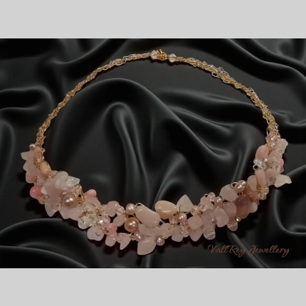 Плетено колие от розов опал