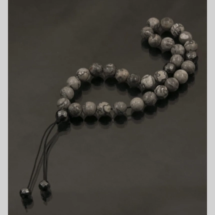 Броеница от яспис и хематит